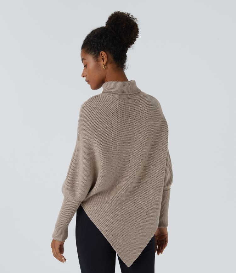 Hochgeschlossener Langarm-Pullover mit asymmetrischem Saum