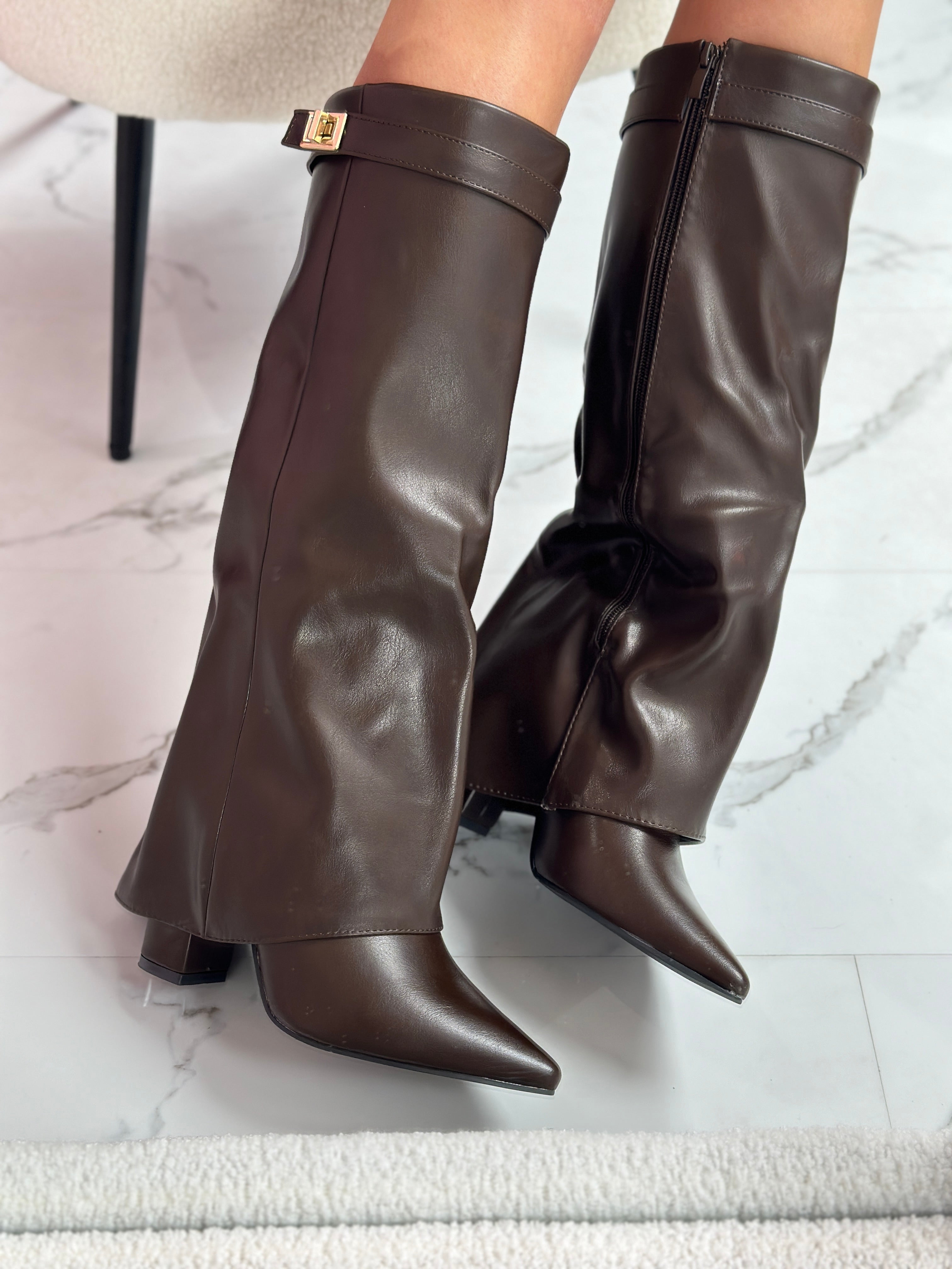 Bottes marron a verrou