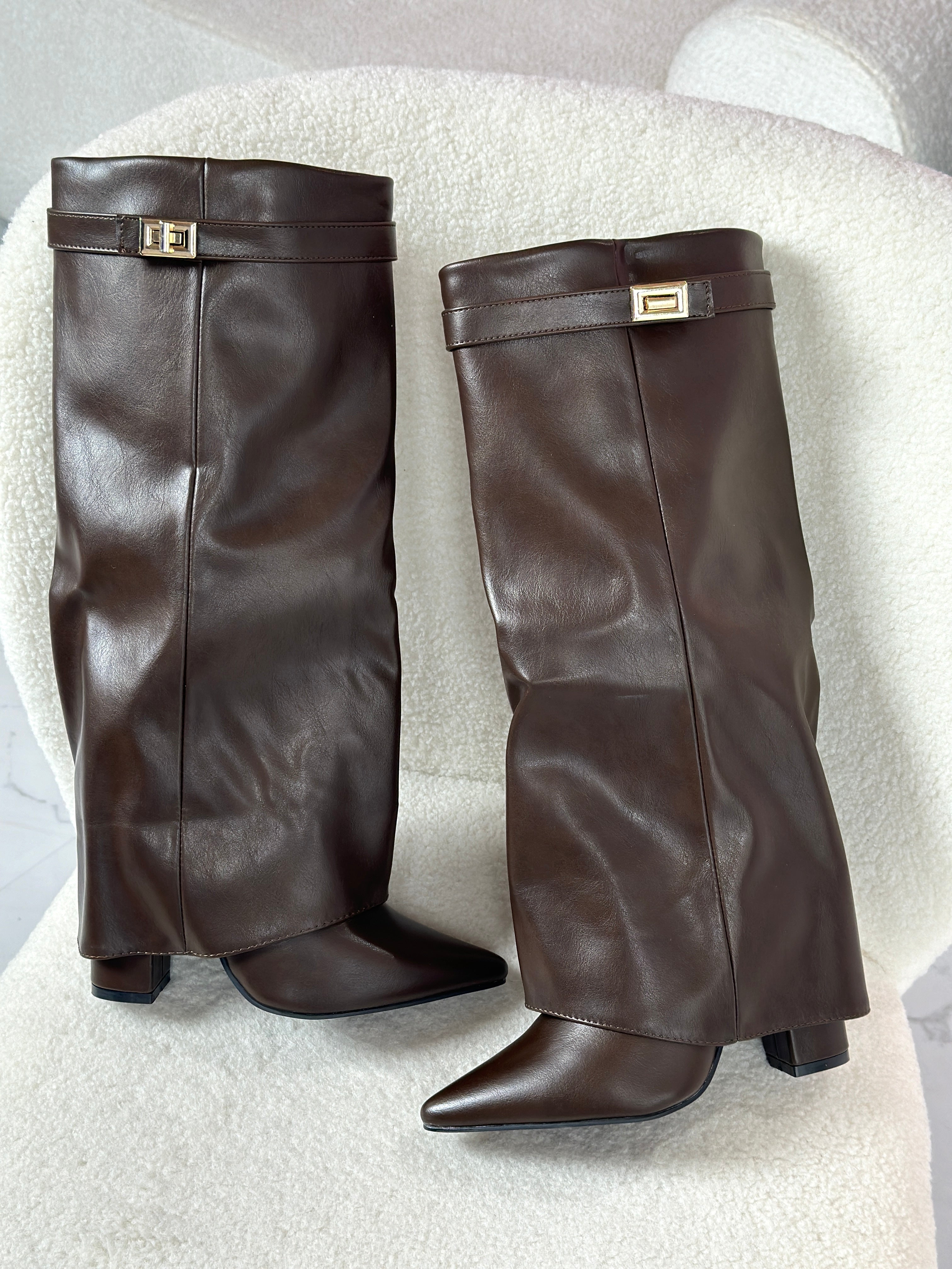 Bottes marron a verrou